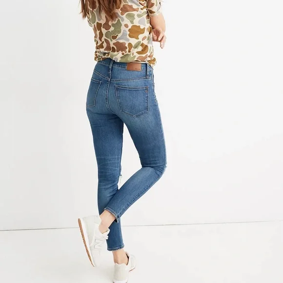 Madewell 9” High-Rise Skinny Crop Jeans in Delmar Wash: Eco Edition (24) - Picture 3 of 12